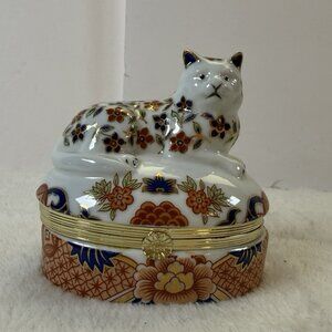 Vintage Andrea by Sadek Imari Style Cat Porcelain Trinket Box Hinged Lid Floral